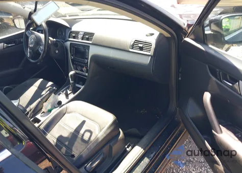 2013 Volkswagen Passat 2.5L Se из США, поврежденный, VIN 1VWBP7A39DC036020